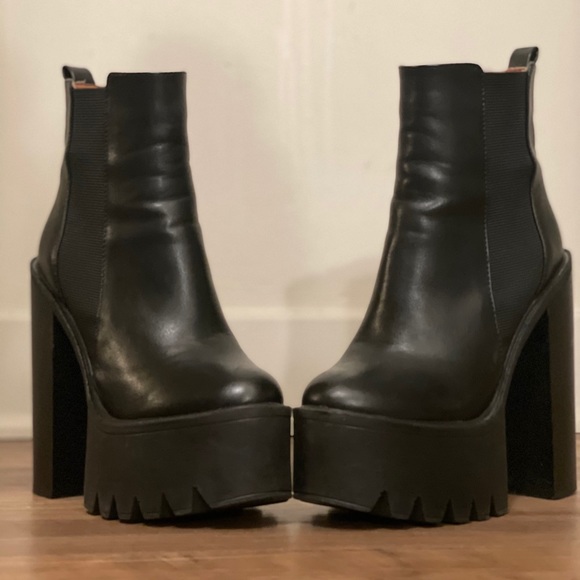 Shoes - Platform Boots